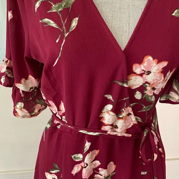 LULUS BURGUNDY FLORAL WRAP MAXI DRESS SIZE SMALL 🌟EUC🌟 - Picture 3 of 16